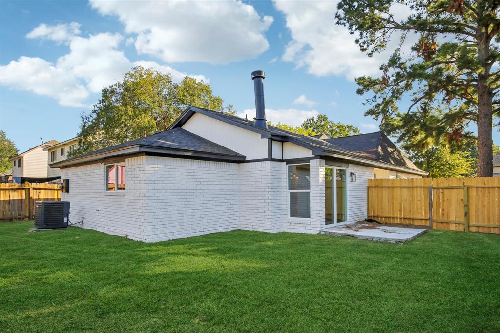11615 Henley Drive, Houston, Texas image 28