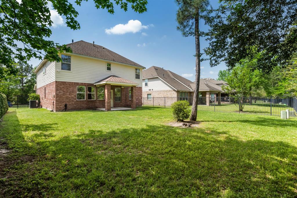 58 E Heritage Mill Circle, Tomball, Texas image 17