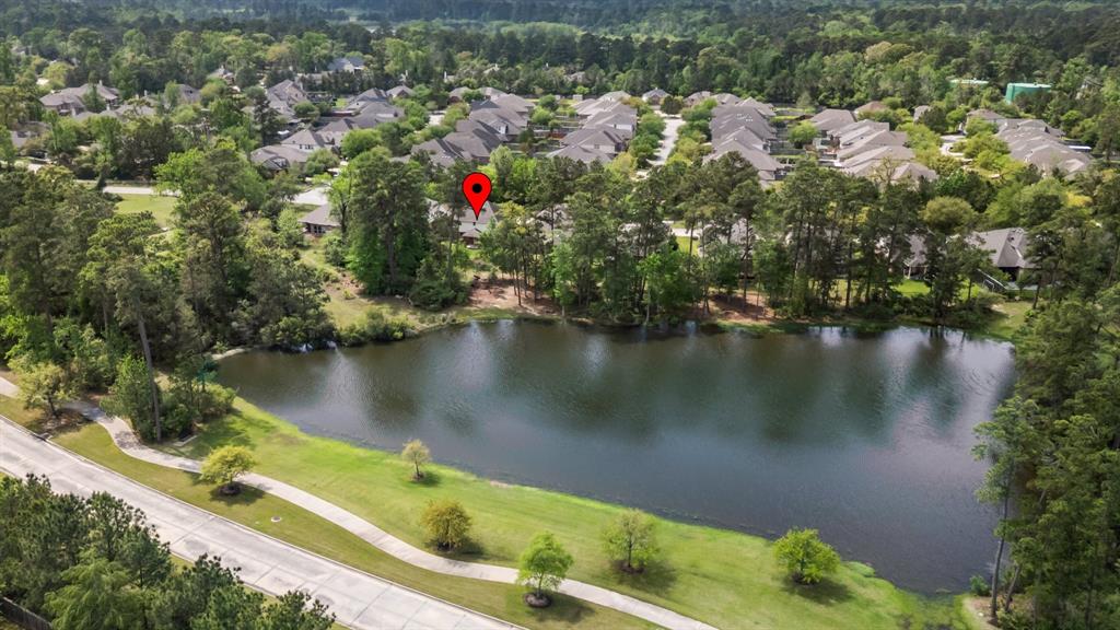 58 E Heritage Mill Circle, Tomball, Texas image 3