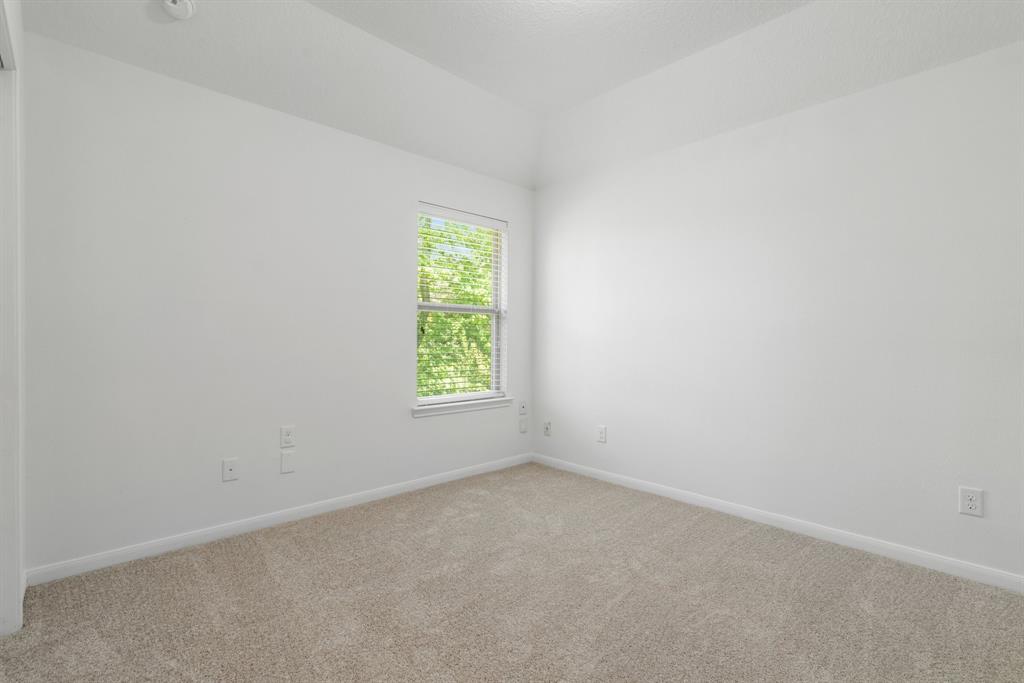 58 E Heritage Mill Circle, Tomball, Texas image 24