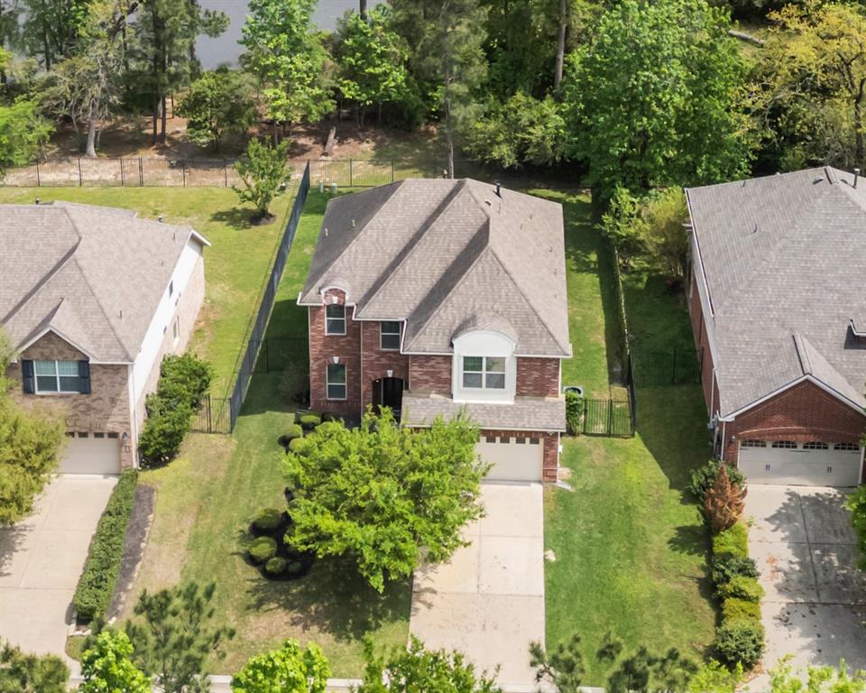 58 E Heritage Mill Circle, Tomball, Texas image 2