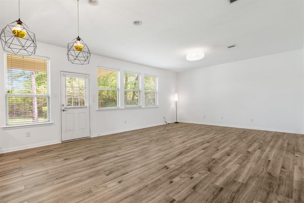 58 E Heritage Mill Circle, Tomball, Texas image 7