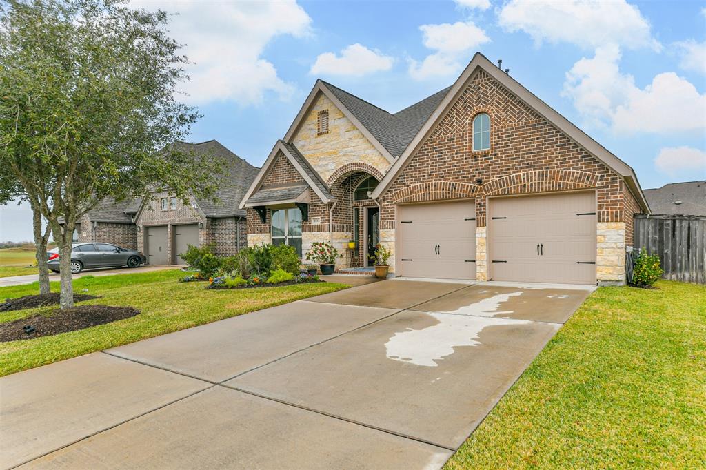 2333 Brayden Mills Lane, League City, Texas image 1