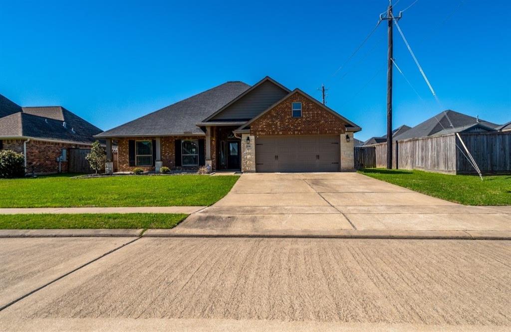 114 Cinnamon Ln Lane, Lake Jackson, Texas image 1