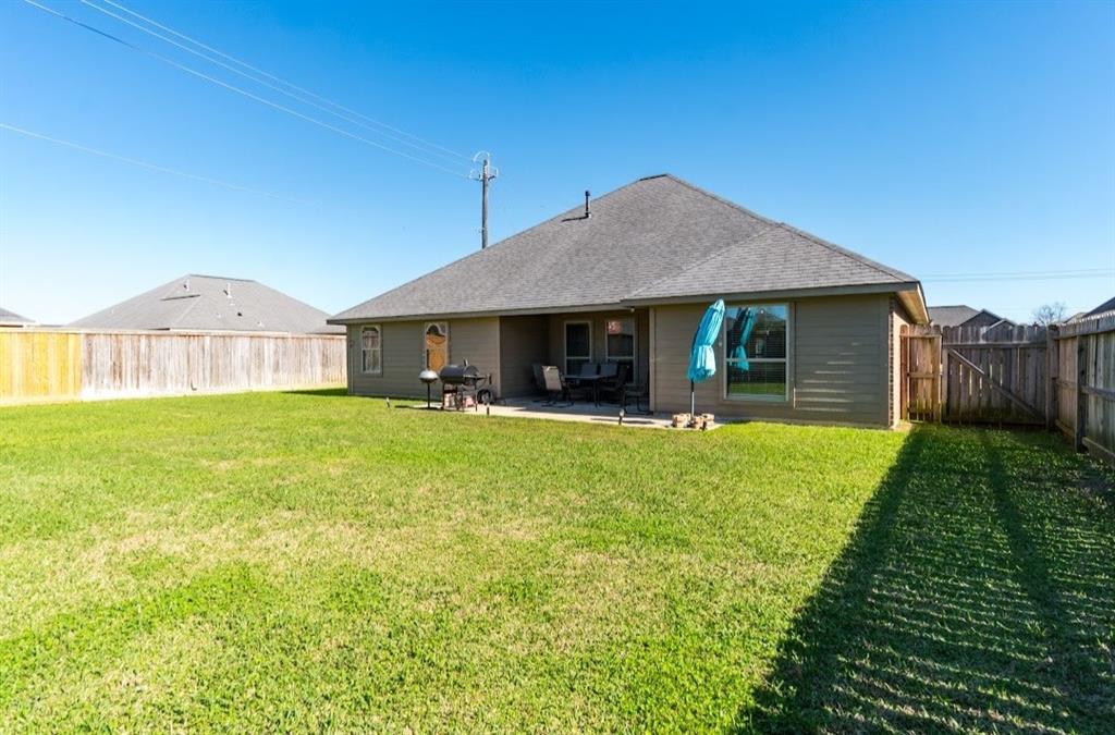 114 Cinnamon Ln Lane, Lake Jackson, Texas image 21