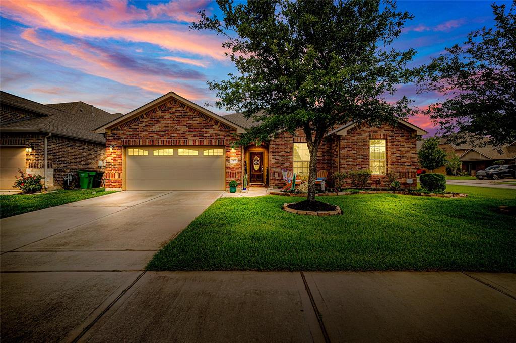 7402 Melody Mist Drive, Spring, Texas image 1