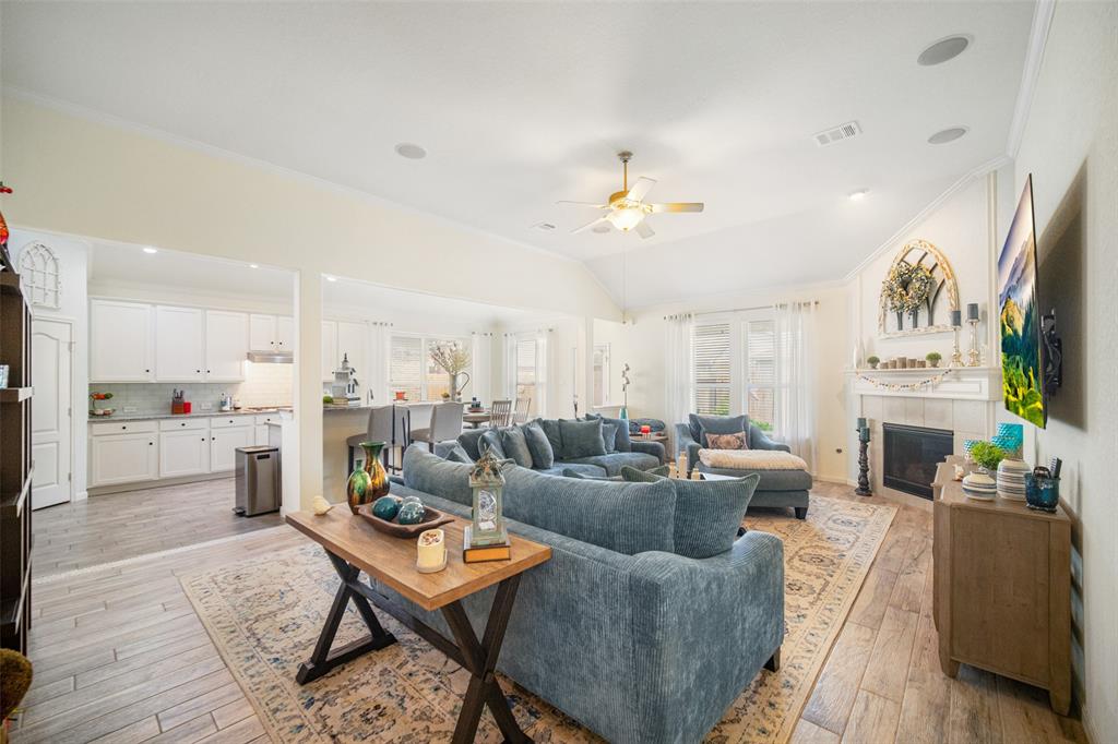 7402 Melody Mist Drive, Spring, Texas image 12