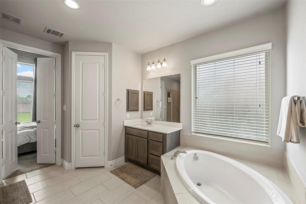 10230 Peytons Grace Lane, Cypress, Texas image 22