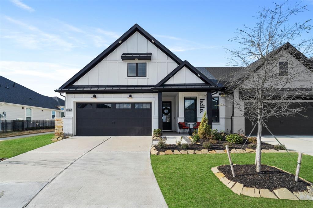 18226 Shoreline Vista Lane, Cypress, Texas image 2