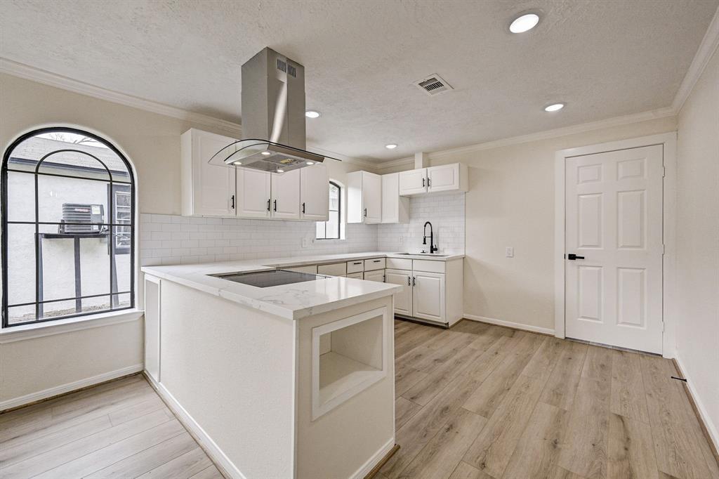 770 Boeneman Drive, Houston, Texas image 8