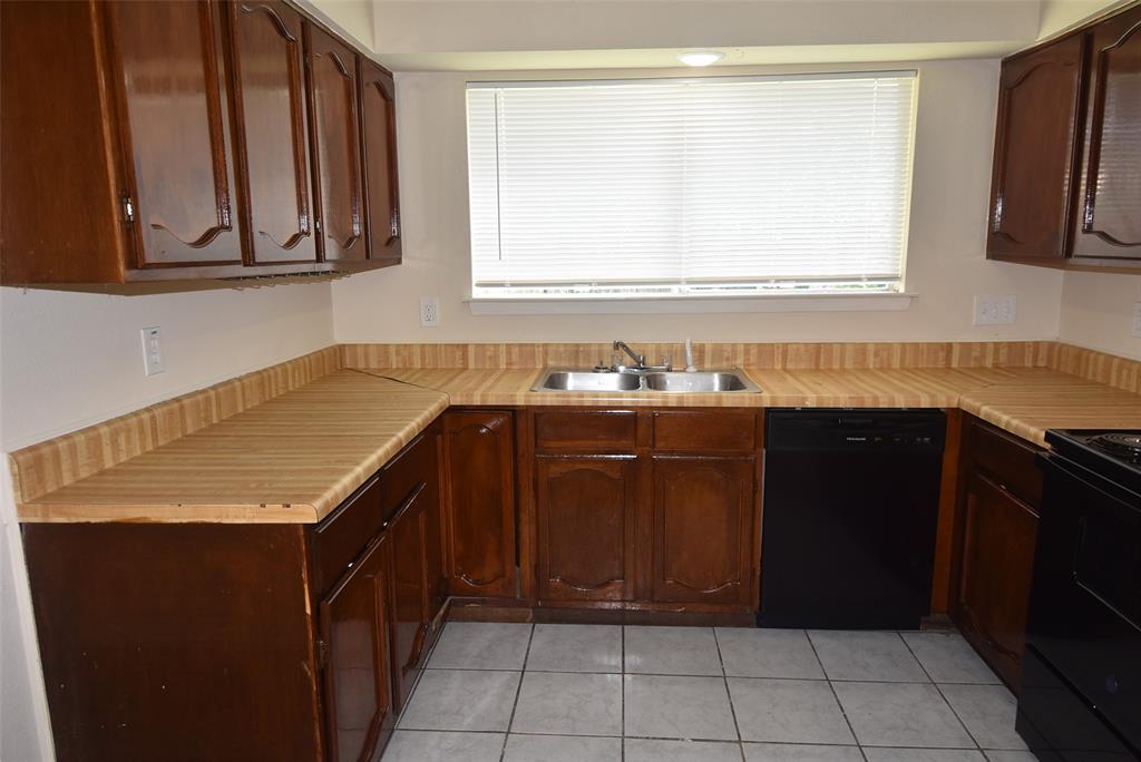 8115 Swan Meadow Lane, Humble, Texas image 7