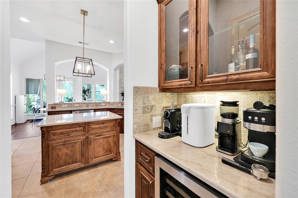5451 Harvest Oak Landing Drive, Spring, Texas image 10