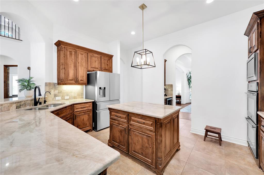 5451 Harvest Oak Landing Drive, Spring, Texas image 16