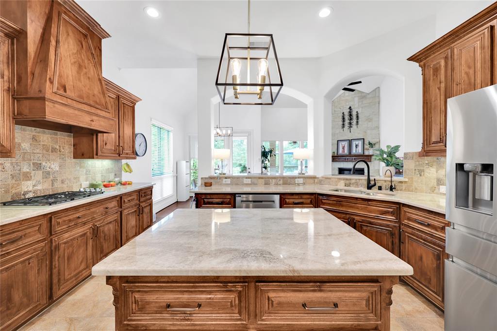 5451 Harvest Oak Landing Drive, Spring, Texas image 11