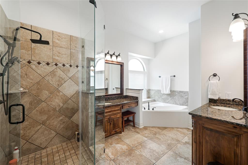 5451 Harvest Oak Landing Drive, Spring, Texas image 30