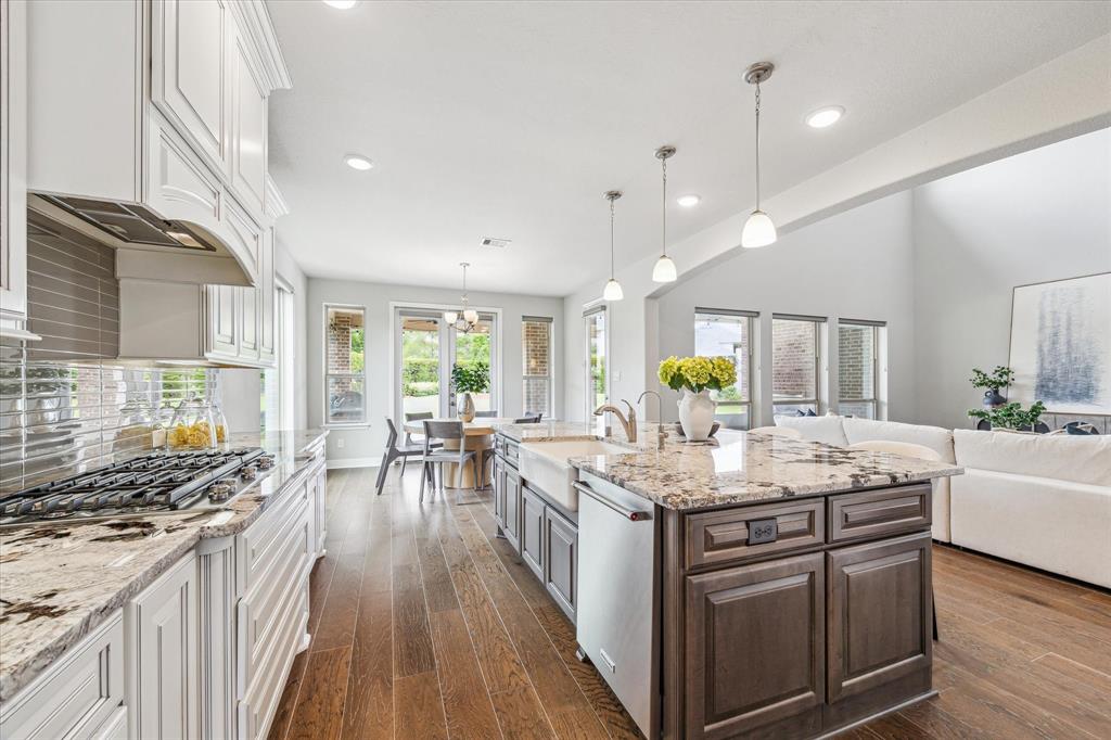 90 Birch Canoe Drive, Tomball, Texas image 10