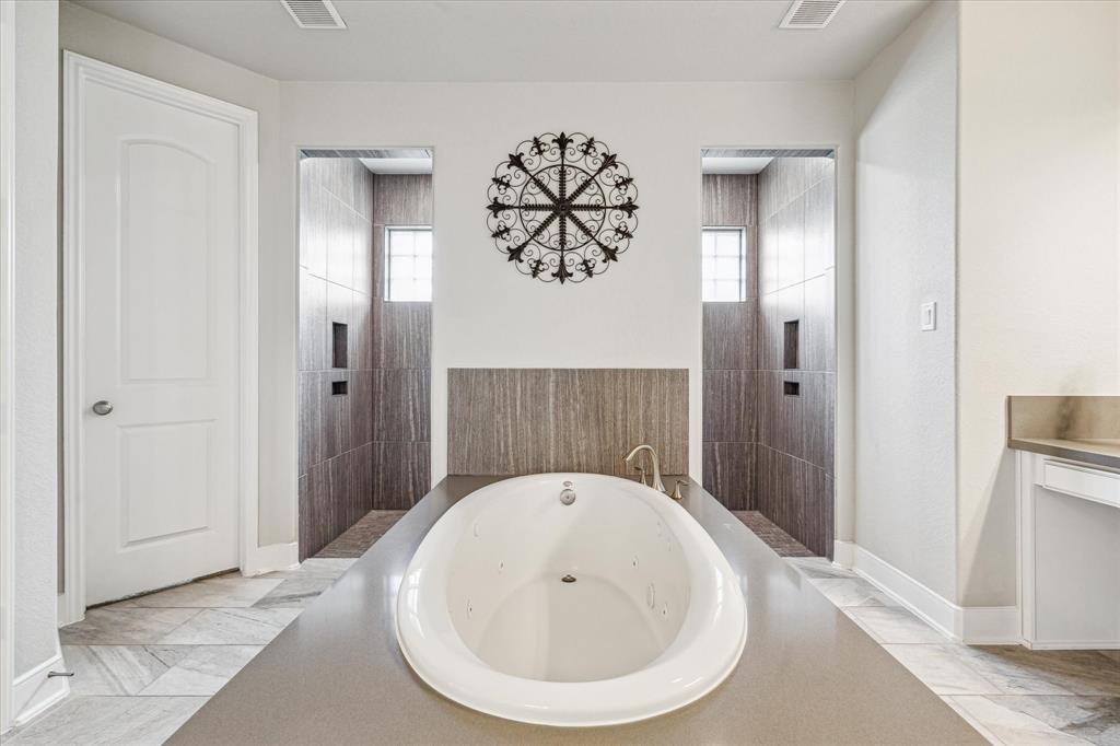 90 Birch Canoe Drive, Tomball, Texas image 17