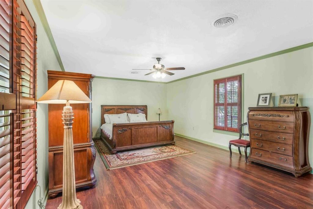1106 Avenue O, Huntsville, Texas image 21