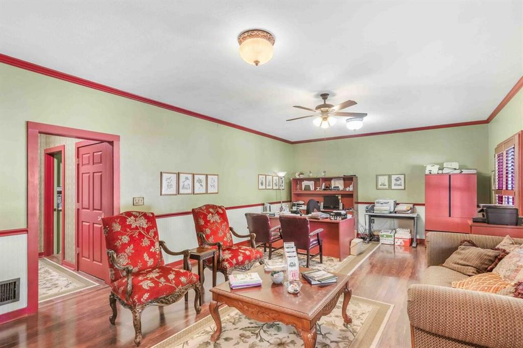 1106 Avenue O, Huntsville, Texas image 9