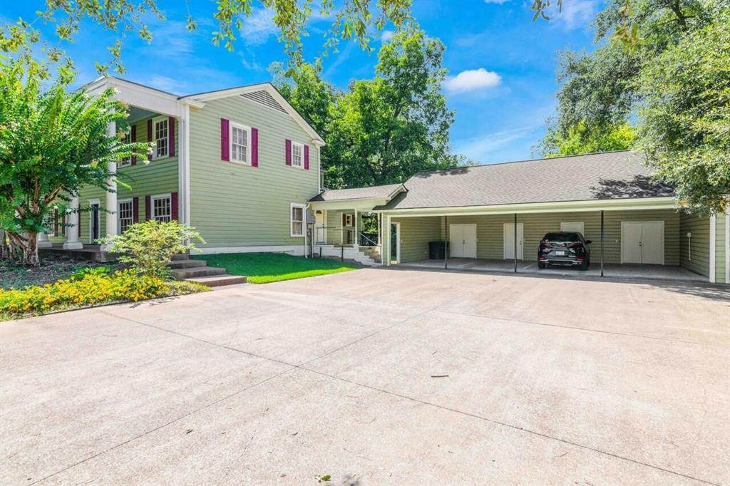 1106 Avenue O, Huntsville, Texas image 2