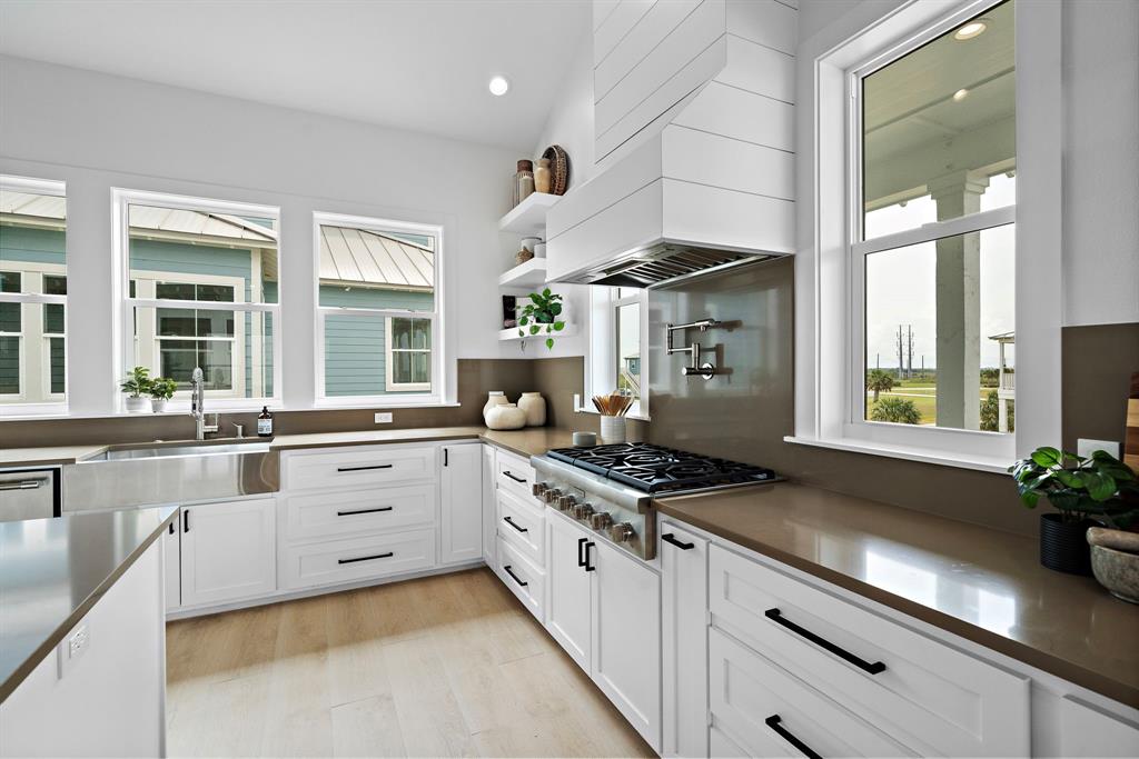 1607 Bay Pointe Drive, Galveston, Texas image 25