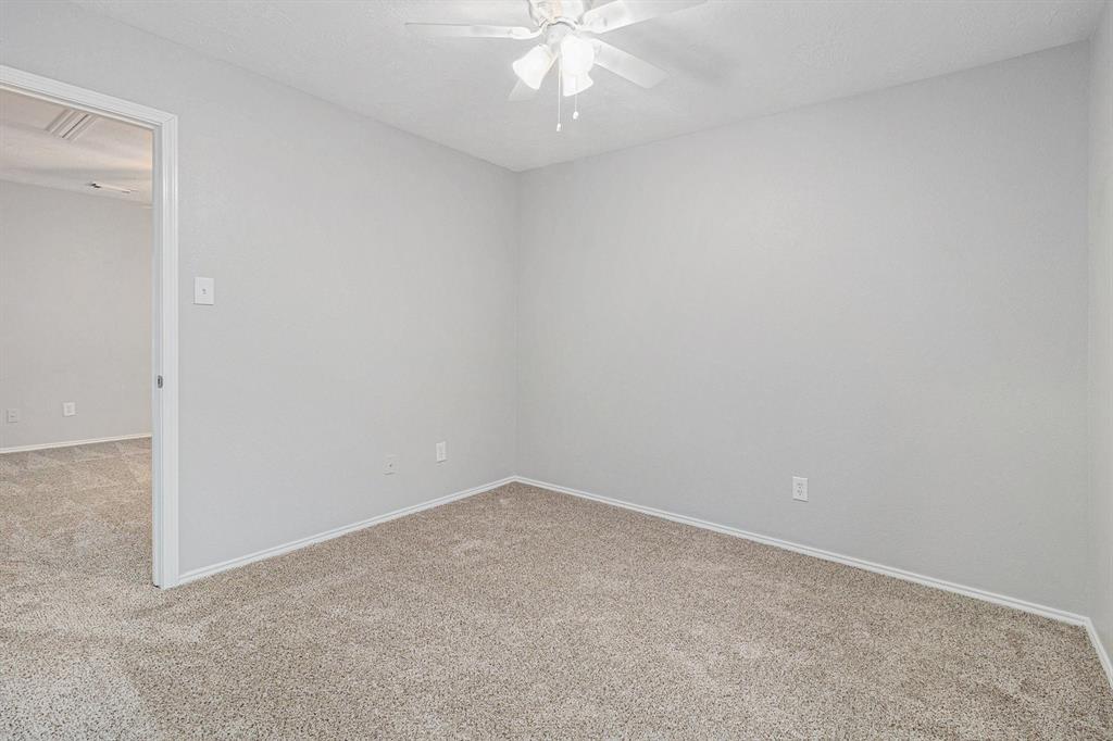 5402 Fairtide Drive, Baytown, Texas image 32