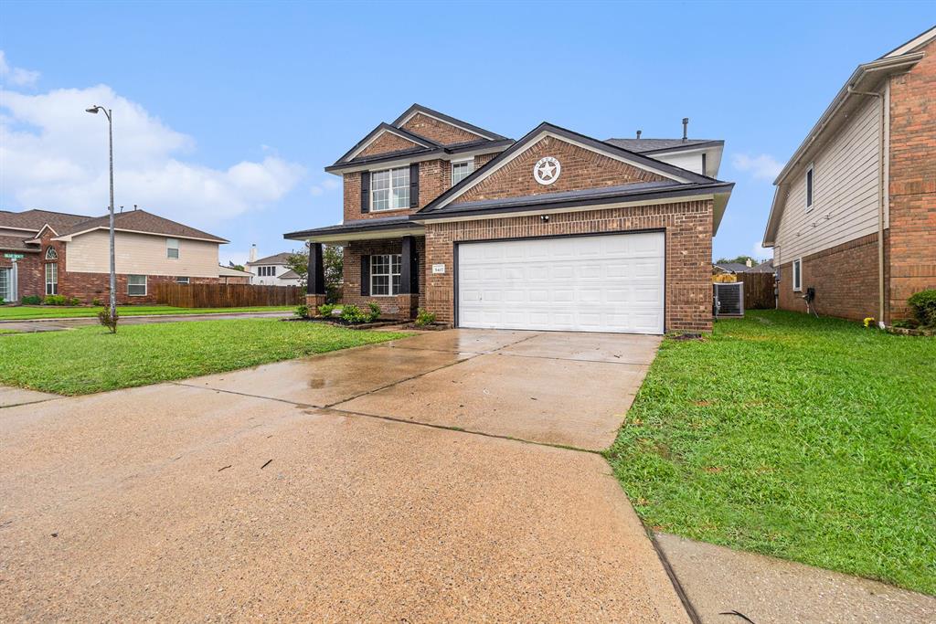 5402 Fairtide Drive, Baytown, Texas image 3
