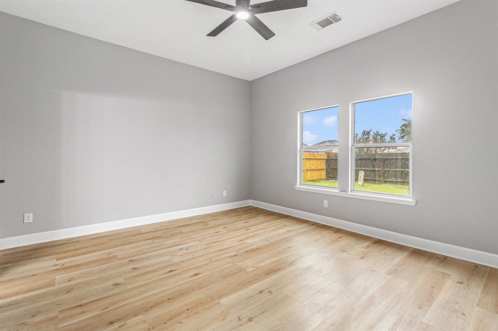 5402 Fairtide Drive, Baytown, Texas image 19