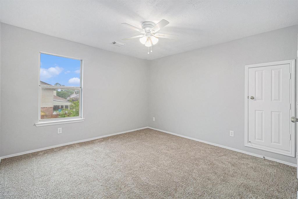 5402 Fairtide Drive, Baytown, Texas image 33