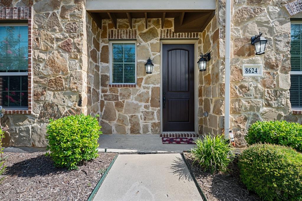 8624 Paradise Drive