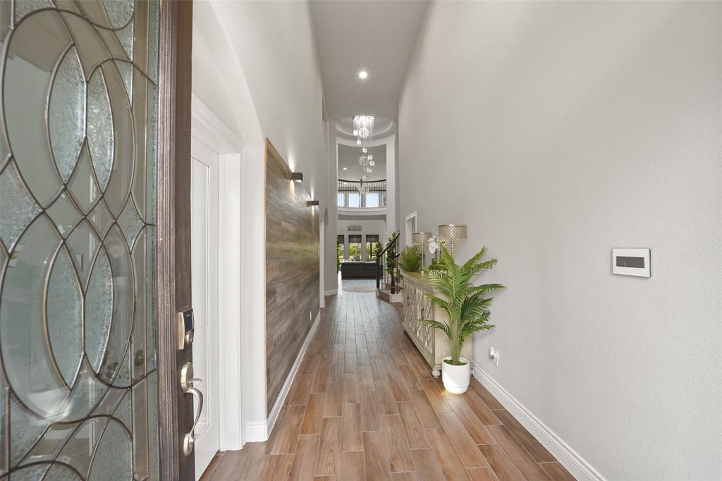 9223 Holloway Cliff Lane