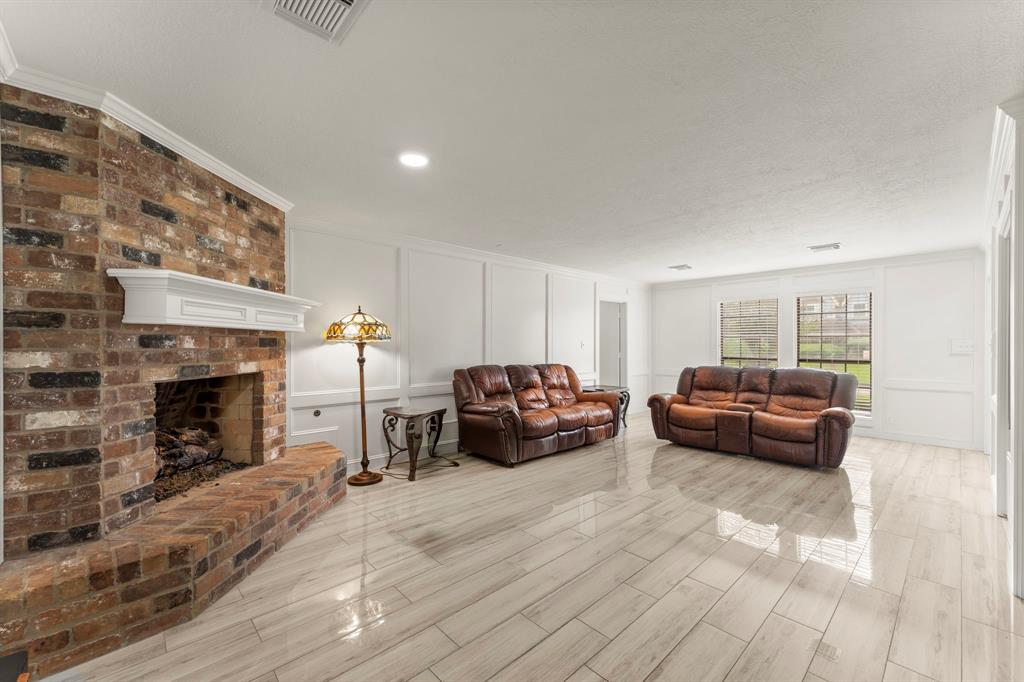 2811 Blue Glen Lane