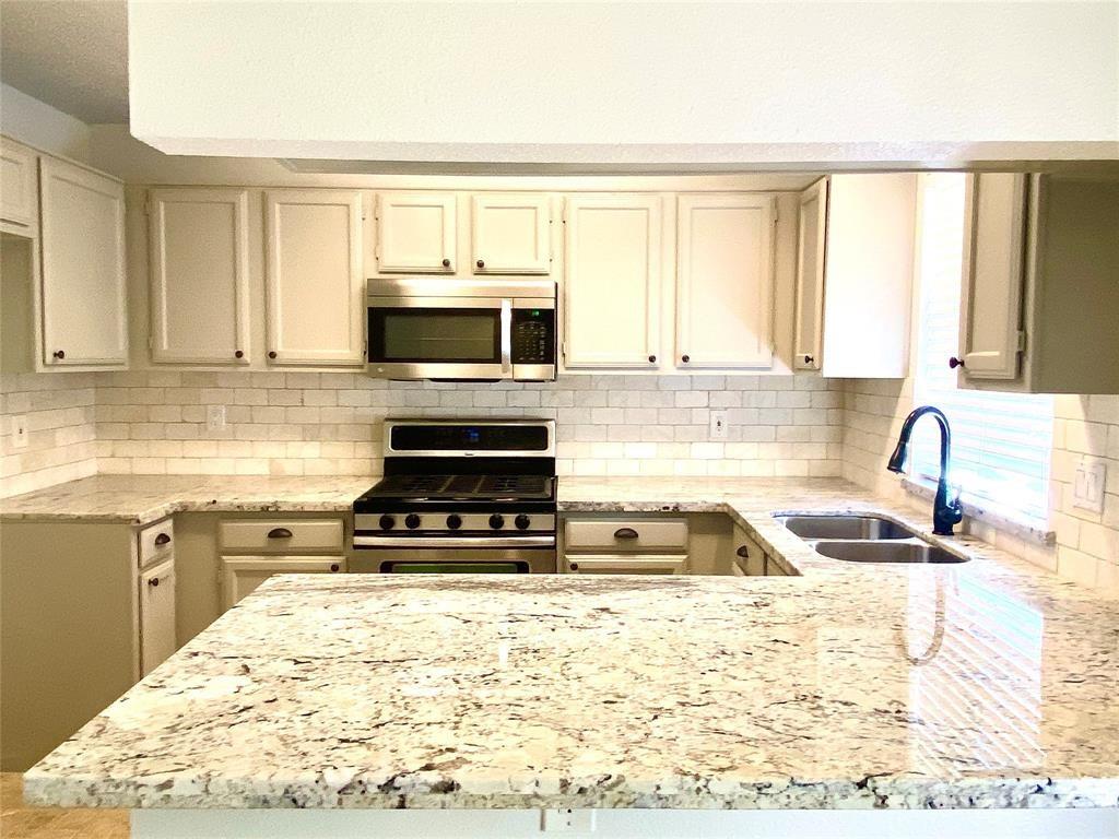 4007 Issacks Way, Sugar Land, Texas image 2