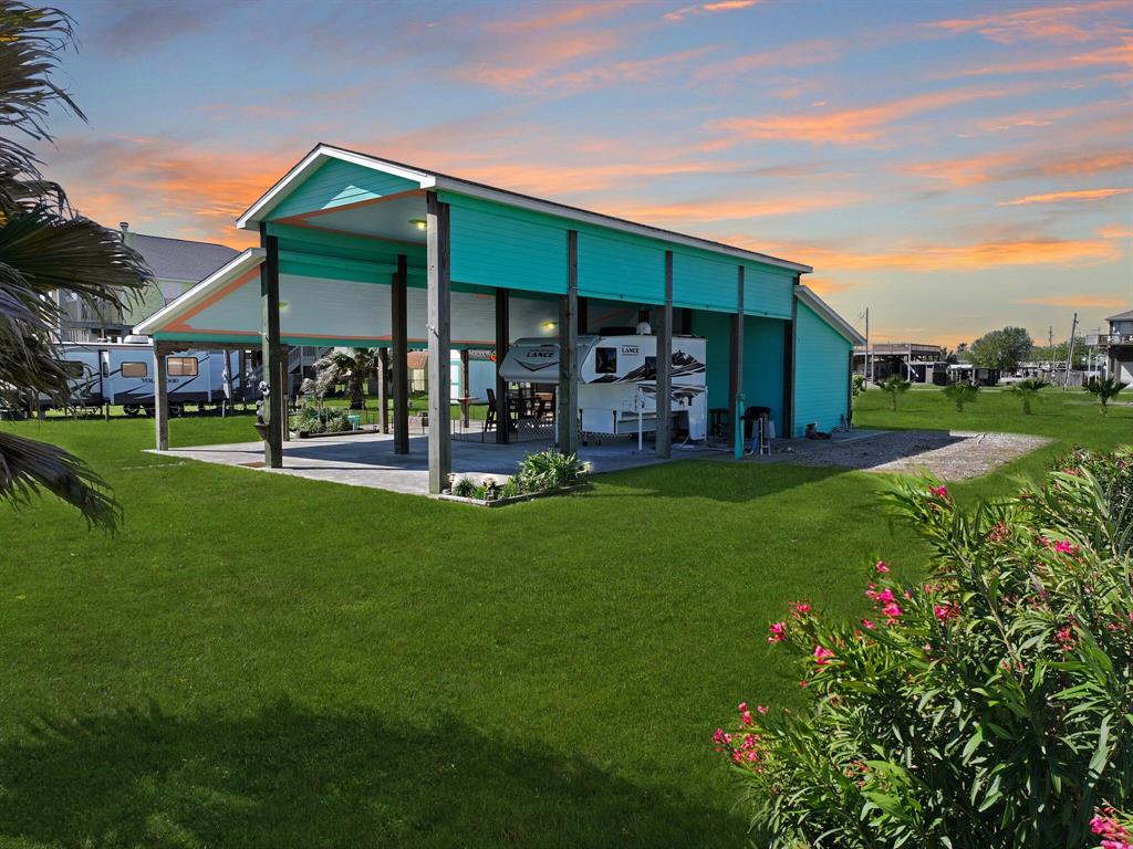 939 S Selwyn Road, Crystal Beach, Texas image 1