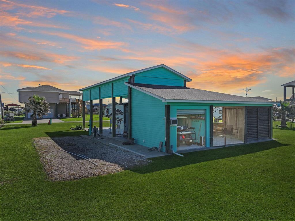 939 S Selwyn Road, Crystal Beach, Texas image 3
