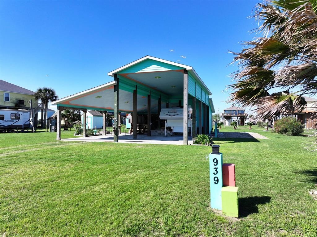 939 S Selwyn Road, Crystal Beach, Texas image 2