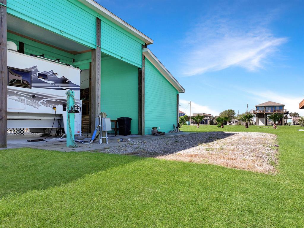 939 S Selwyn Road, Crystal Beach, Texas image 12