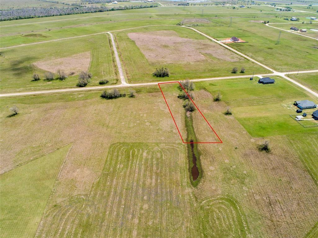 350 Colt Trail, Angleton, Texas image 5