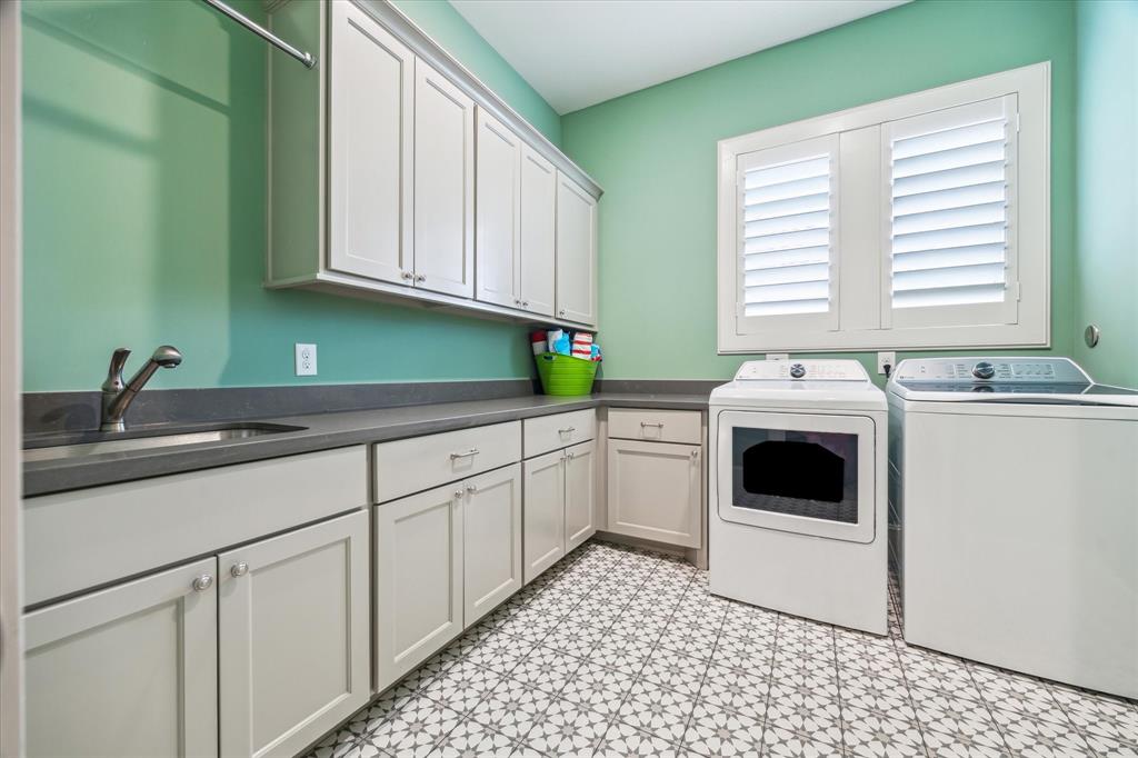 4910 Valerie Street, Bellaire, Texas image 38