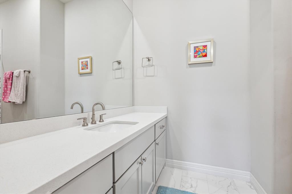 4910 Valerie Street, Bellaire, Texas image 34