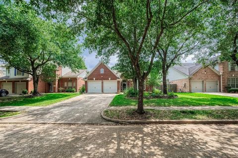 Single Family Residence in Houston TX 14119 Hazel Ridge Court 3.jpg