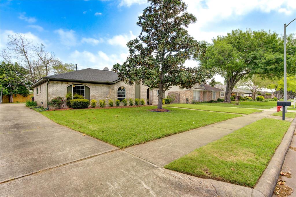 12202 Monticeto Lane, Meadows Place, Texas image 2
