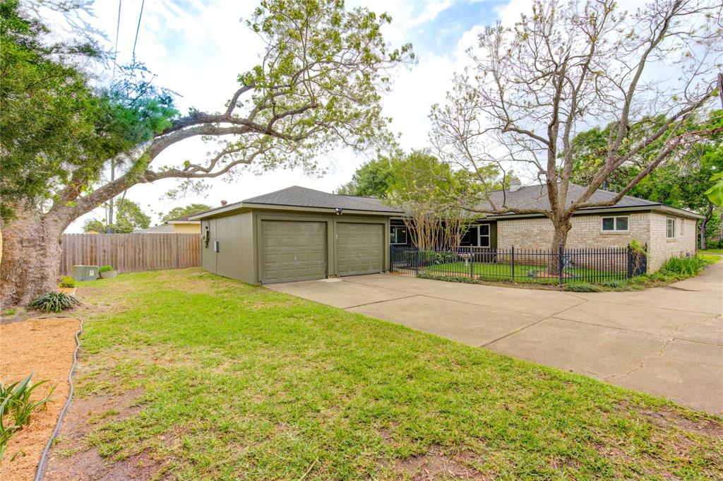 12202 Monticeto Lane, Meadows Place, Texas image 27