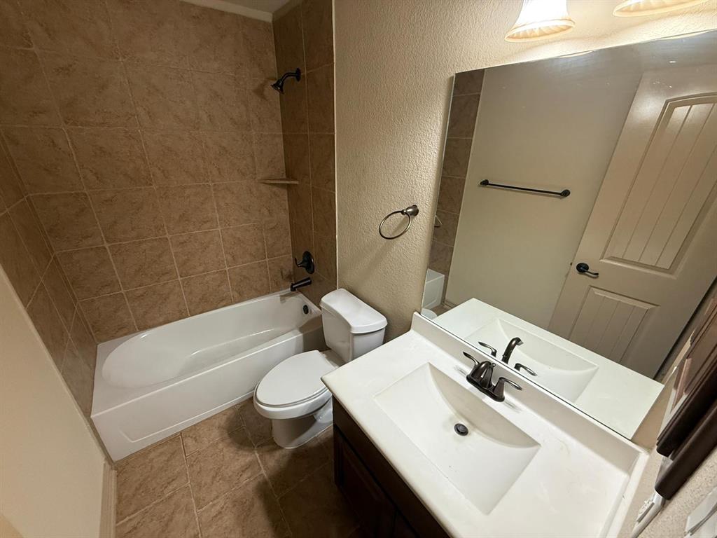 4315 Sanctuary Hills Court, Spring, Texas image 25
