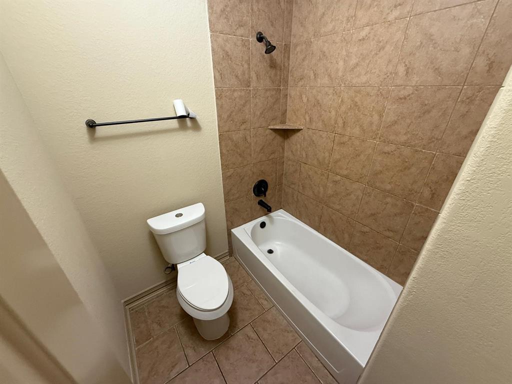 4315 Sanctuary Hills Court, Spring, Texas image 10