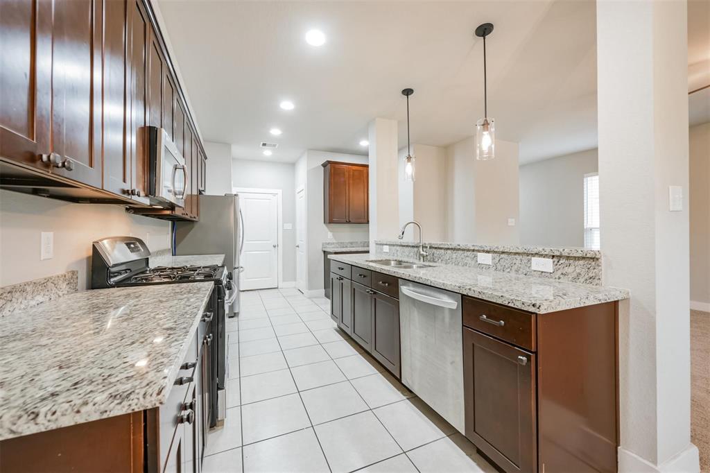351 Brandy Ridge Lane, Dickinson, Texas image 11