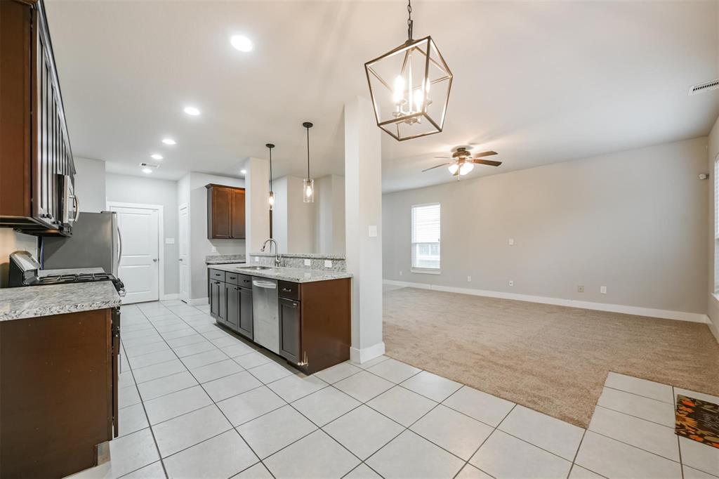 351 Brandy Ridge Lane, Dickinson, Texas image 9