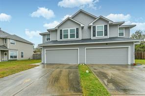 351 Brandy Ridge Lane, Dickinson, Texas image 2