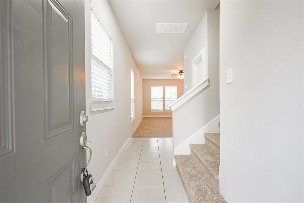 351 Brandy Ridge Lane, Dickinson, Texas image 3