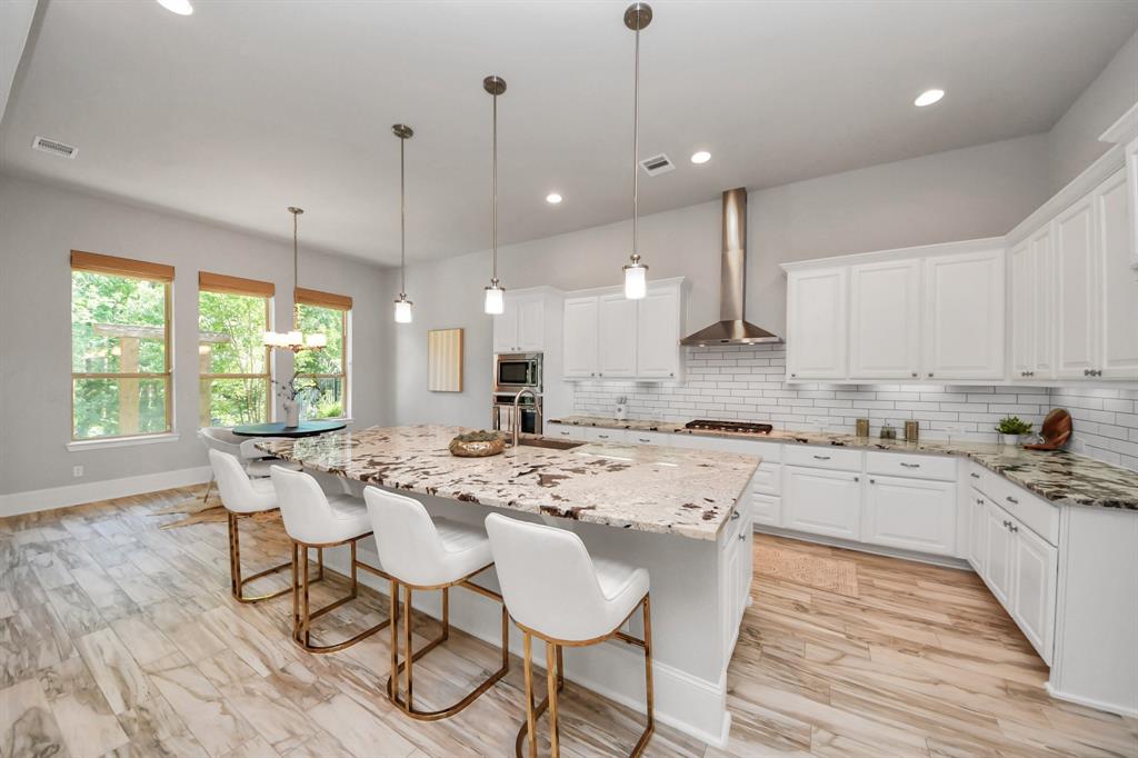 2948 S Cotswold Manor Drive, Kingwood, Texas image 7